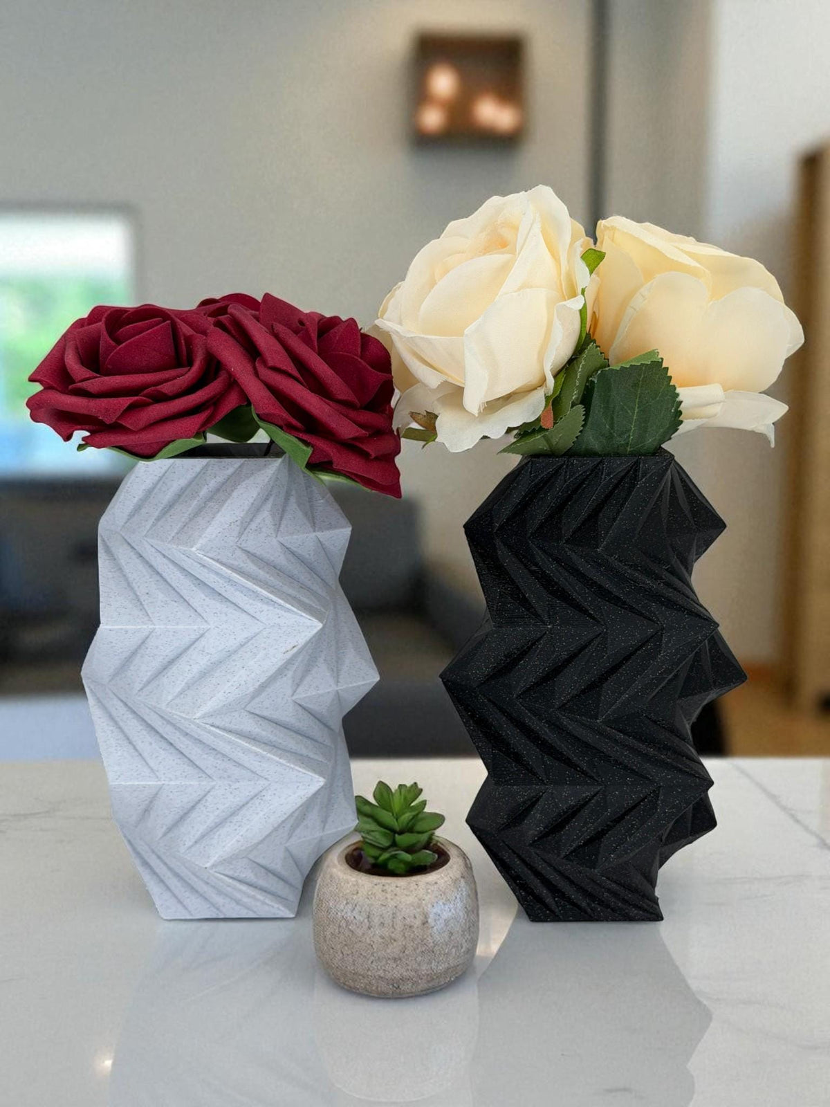 Angular Zigzag Vase – Geometric Flower Holder for Modern Decor