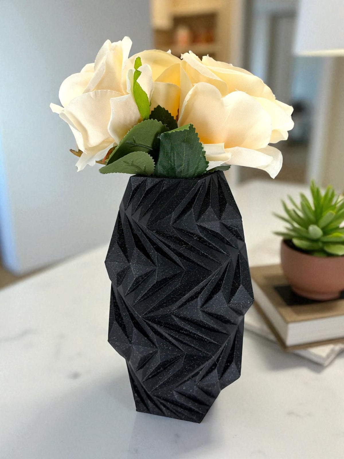 Angular Zigzag Vase – Geometric Flower Holder for Modern Decor