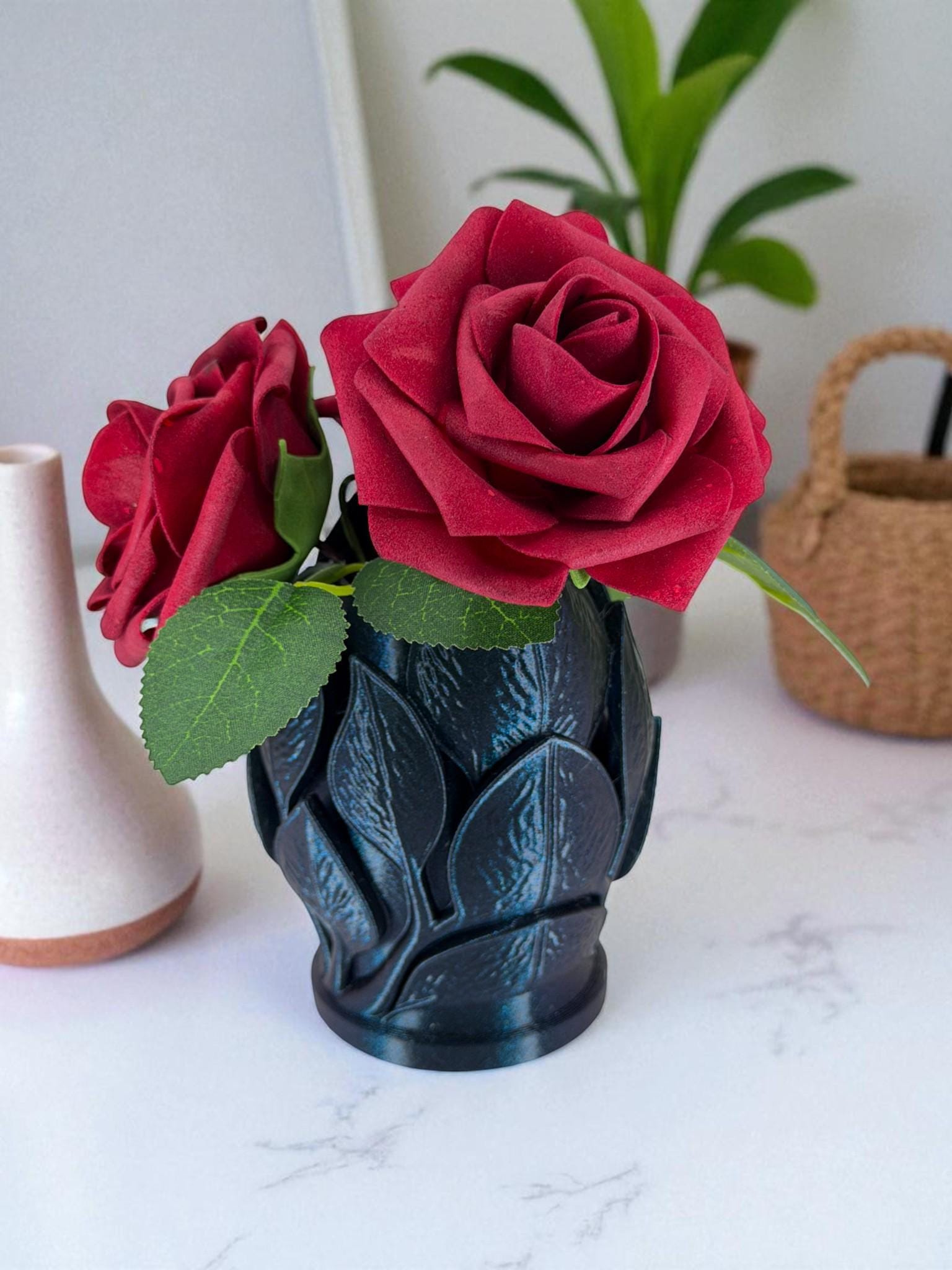 Lotus Bloom Vase – Gothic Flower Holder for Dark Romantic Decor