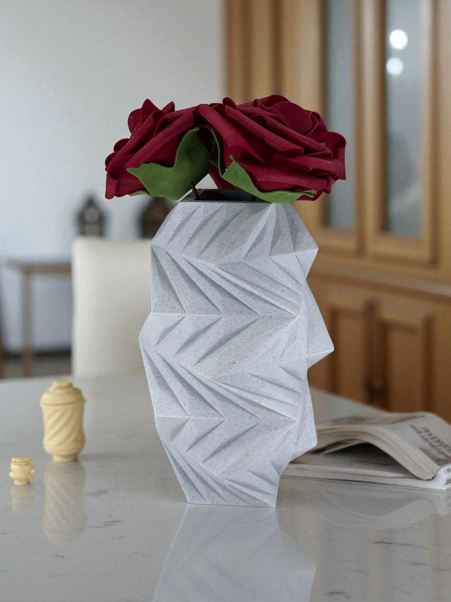 Angular Zigzag Vase – Geometric Flower Holder for Modern Decor