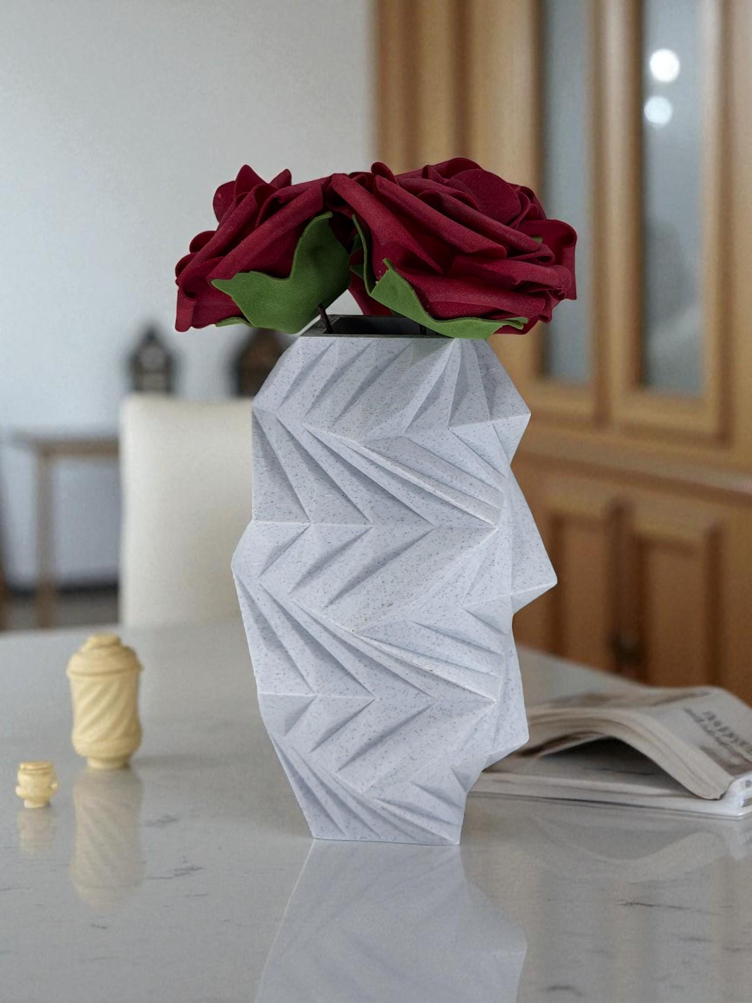 Angular Zigzag Flower Vase – Geometric Sculptural Vase, Modern Shelf Decor