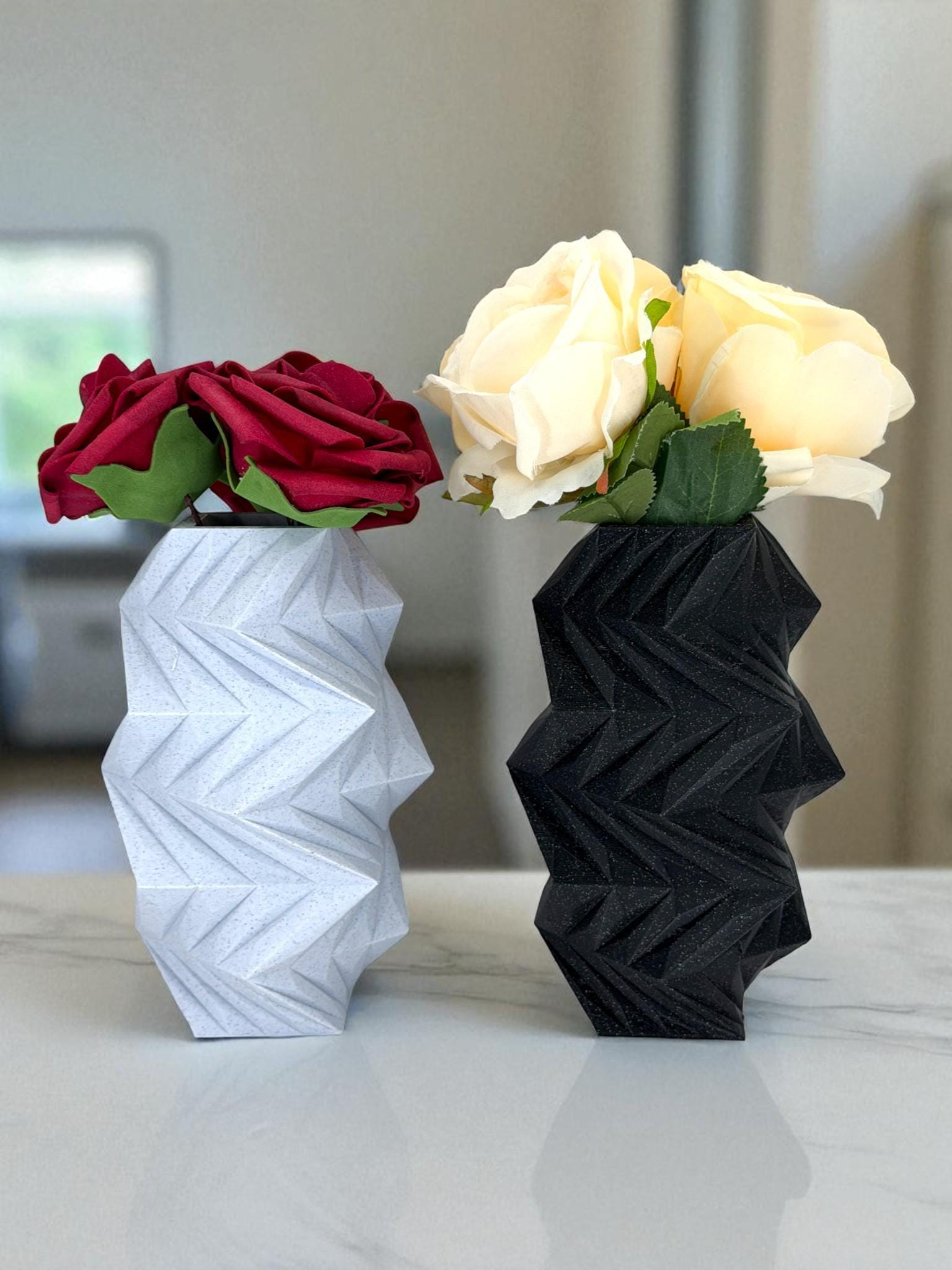 Angular Zigzag Vase – Geometric Flower Holder for Modern Decor
