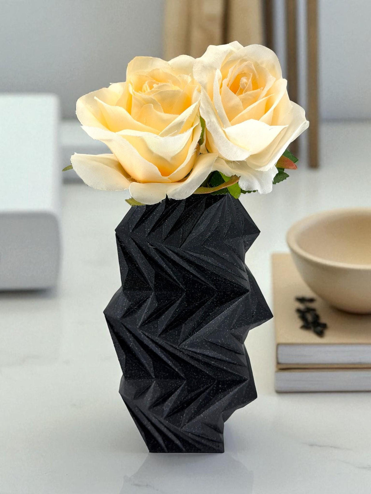 Angular Zigzag Vase – Geometric Flower Holder for Modern Decor