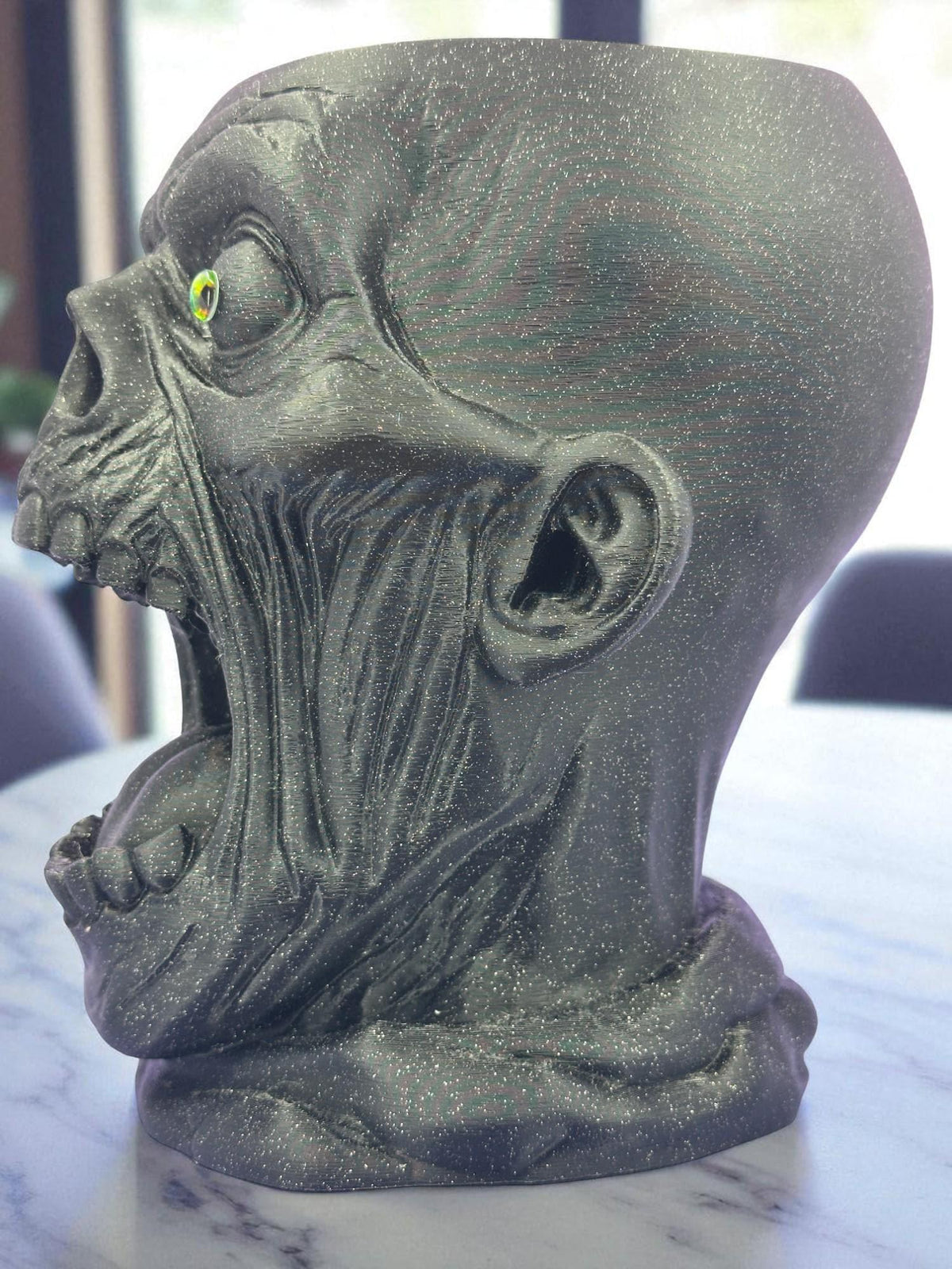 Zombie Skull Planter – Screaming Horror Succulent Holder