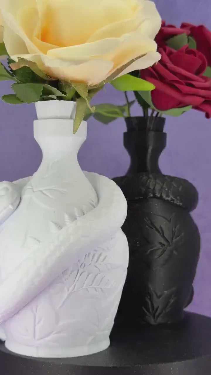 Snake Bottle Vase – Botanical Serpent Bud Vase, Textured Home Decor
